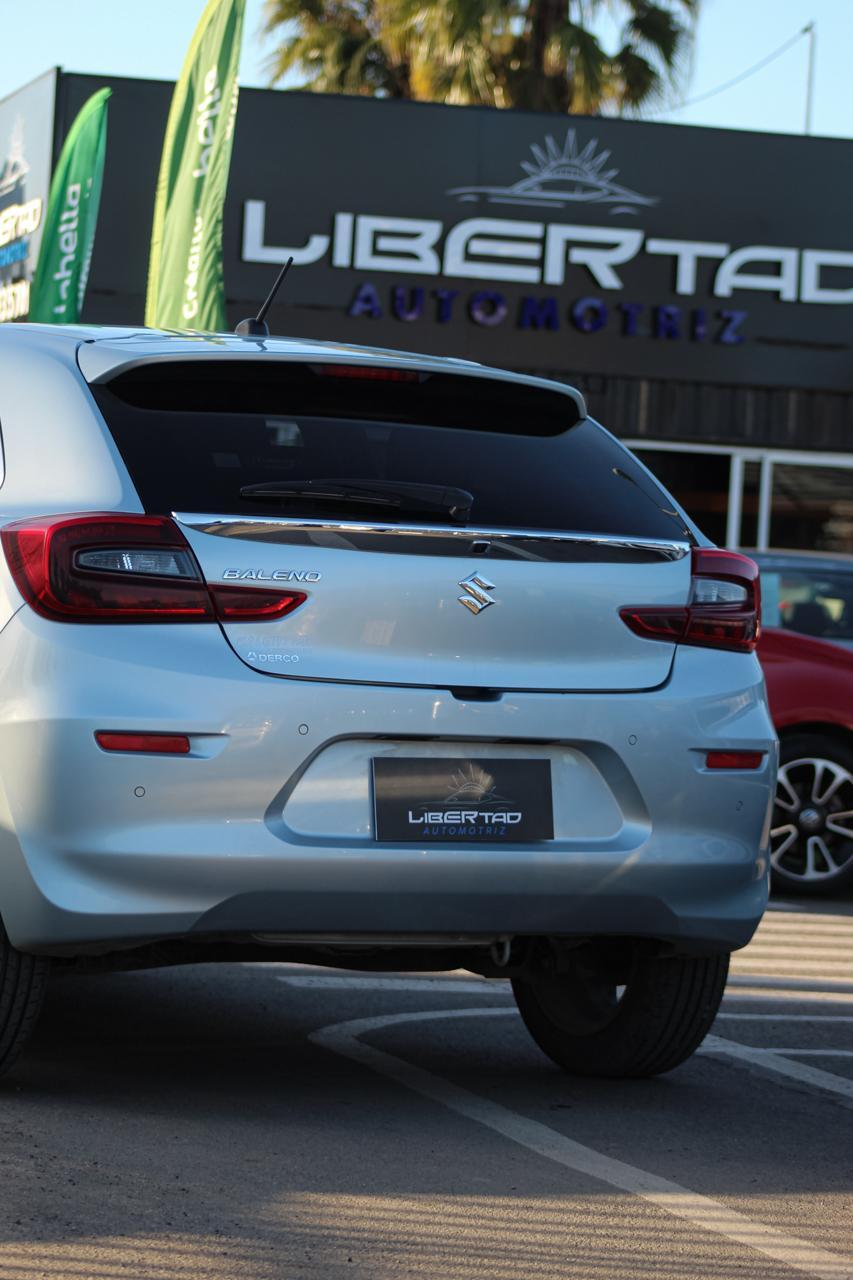 Suzuki Baleno — foto 4 de 8